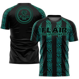 Maillot de football personnalisé pour enfants au design rétro meilleure qualité 100% polyester confortable respirant ensemble de hauts courts à l'avant nom OEM national - Product Image 2