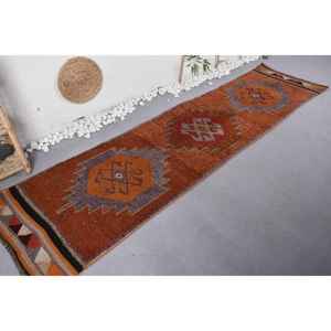 Alfombra Vintage Herki Runner de 2.8x9.9 pies (85x301 cm), Alfombra Turca con Diseño Floral Naranja - Product Image 1