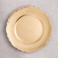 Assiette de service élégante en métal plaqué or, plateau rond à bord festonné, fournitures de traiteur pour mariage, décoration de table