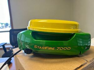 Sistema GPS John Deere StarFire 7000 Globe, Calidad Premium, Rastreo de Precisión para Trabajo Agrícola, Oferta de Precio al por Mayor - Product Image 3