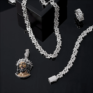 Pendentif personnalisé en alliage plaqué or de haute qualité avec diamants CZ glacés - Product Image 2