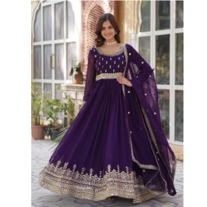 Prendas de abrigo de mujer de calidad superior vestido Anarkali con trabajo incorporado disponible en cantidad a granel de La India - Product Image 1