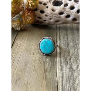Bague en argent sterling avec turquoise Kingman, taille 8,5 - Bijoux fins géométriques faits à la main par les Navajo - Product Image 1