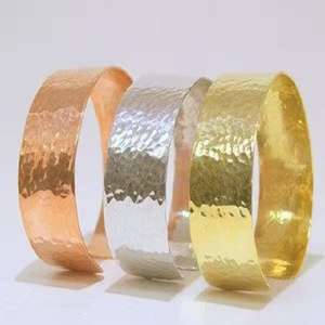 Bracelet en métal unique, inspiré de la sculpture antique chinoise moderne, en laiton poli, article cadeau pour femmes, pièce d'exposition en boutique - Product Image 6