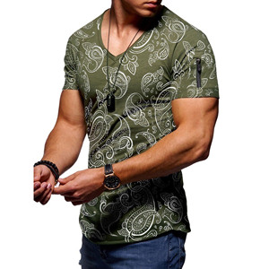 Camiseta Casual de Manga Corta para Hombre, Estilo Moderno para Gimnasio, Color Verde Oliva, Estampado Paisley, Cuello en V, Corte Ajustado, con Bolsillos con Cremallera en la Manga Izquierda - Product Image 1