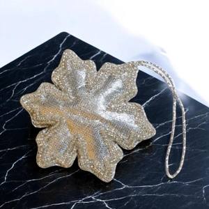 งานฝีมือประดับดอกไม้ด้วยดิ้นทองแบบแขวน |   ลูกปัดทองและด้ายโลหะประดับตกแต่งแบบแขวน งานหินประดับแบบซารี - Product Image 2