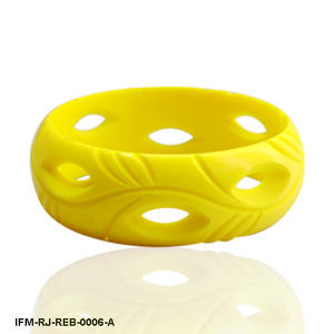 Brazalete de Resina Moderno, Brazalete Artístico Hecho a Mano, Joyería Única y Peculiar, Regalo para Mujer - Product Image 4