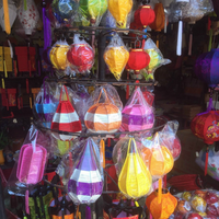 Vente en gros de lanternes en soie lanterne suspendue en soie de bambou de haute qualité pour festival traditionnel du Vietnam