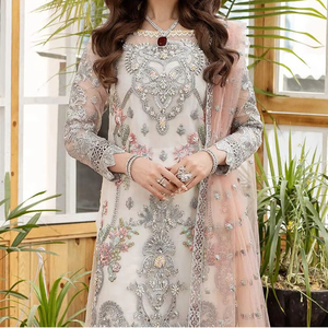 Boutique indienne Designer pakistanais Premium Design unique Costumes avec Dupatta Collection Femme Vêtements exclusifs Mode la plus à la mode - Product Image 4