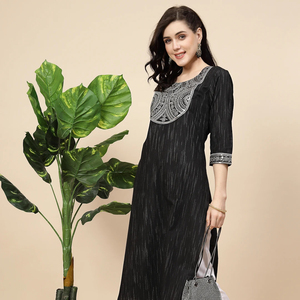 Exclusivo y Moderno Conjunto de Kurti y Pantalones Bordados de Algodón 100% para Mujer, Listo para Usar, Estilo Casual para Fiesta, Servicio OEM, Venta al Por Mayor - Product Image 1