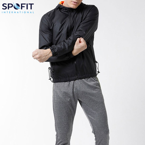 Chaqueta de lluvia transpirable impermeable con capucha de Venta caliente Logotipo de impresión personalizado diseño frontal duradero al aire libre para hombres - Product Image 3