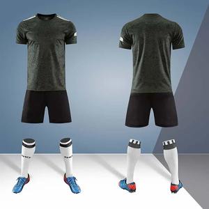 Uniforme de football d'entraînement d'équipe sportive d'impression par sublimation complète pour les hommes en gros à bas prix - Product Image 2