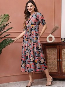 Robe florale en coton 100% imprimé à la main en Inde pour filles - Vêtements de voyage d'été Fête d'anniversaire Douce Naturelle Écologique Vente - Product Image 4