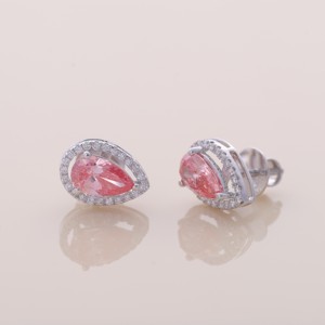 Boucles d'oreilles clous en or jaune, blanc et rose 14 carats avec diamant de laboratoire fantaisie taille poire 1,5 carat, design halo, plaqué rhodium, certifié IGI - Product Image 2