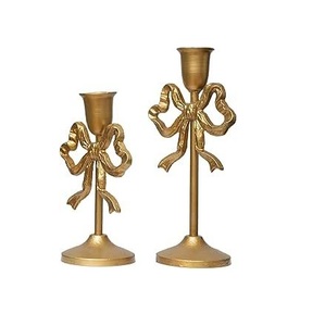 Bougeoir Nouveau Design Métal Ensemble de Deux Or/Argent Décor Élégant Antique Finition Bougeoir Pour Éclairage Et Décoration - Product Image 1
