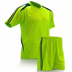 Ropa de fútbol personalizada para deportes al aire libre, camisetas y uniformes de fútbol Premium fabricados en Pakistán - Product Image 2