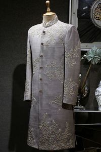 2024 púrpura claro seda cruda Sherwani bordado a juego pantalón cristal Beadssstone zapato de talla grande novio traje de boda para - Product Image 2