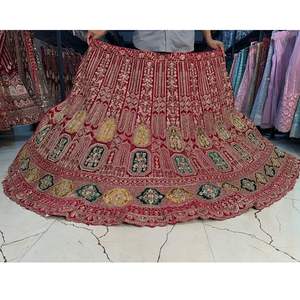 Maroon Rani Velvet Lehenga 11000 Tela con estilo Rajwadi Pasta de corte pesado Jarkan Bordado Nupcial Set Heavy Jarkan Work - Product Image 5