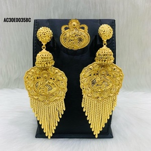 Boucles d'oreilles plaqué or design en ligne bijoux de mode jhumka plaqué or un gramme tout design femme - Product Image 1