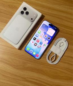 ขายดีที่สุด! รุ่นใหม่ 17 Pro สีเงิน ความจุ 1TB ปลดล็อคแล้ว พร้อมจัดส่งถึงหน้าบ้านทันที - Product Image 1