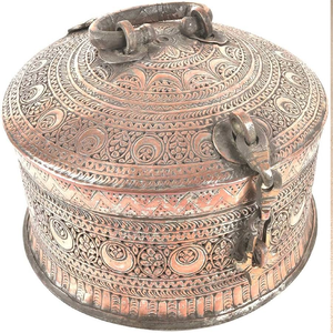 Venta al por mayor de alta calidad de cobre tallado indio Pandaan decoración de la mesa hecho a mano en relieve manija de bloqueo de latón de la India - Product Image 1