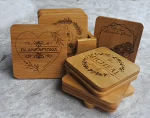 Hadiah Unik Tatakan Gelas Kayu Alami 4 Set dengan Tatakan Bambu Kustom Kotak Pegangan