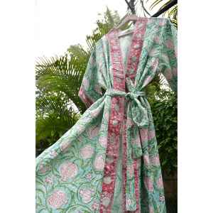 Albornoz de algodón suave y holgado Bohamin sostenible, color verde granada, lavable a máquina, ecológico. - Product Image 2