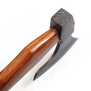 Venta al por mayor personalizado de calidad superior OEM/ODM servicio hecho a mano de acero de Damasco Tomahawk hacha caza al aire libre hacha multiusos - Product Image 3