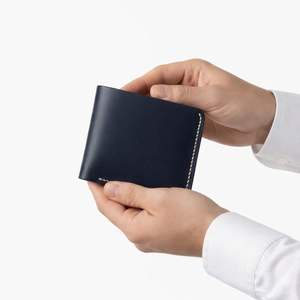 Cartera de Cuero Genuino para Hombre, Diseño Nuevo, Bifold, Delgada, con Impresión en la Parte Delantera - Product Image 5