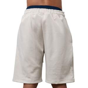 Shorts neutres de poids lourd 380 GSM en coton biologique, style streetwear, coupe large, taille élastique avec cordon de serrage, qualité supérieure - Product Image 2