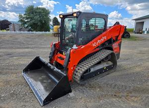 Cargadora Compacta KUBOTA SVL75-2 con Cabina EROPS, Calefacción y Aire Acondicionado, Pantalla Avanzada con Cámara, Sistema Hidráulico Auxiliar de Alto Flujo - Product Image 2