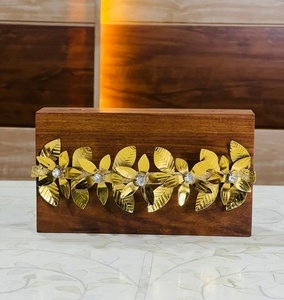 กระเป๋าคลัทช์ทำด้วยมือสไตล์โบฮีเมียน100% ตกแต่งโซ่ที่ออกแบบใหม่ - Product Image 2