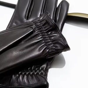 Fabricant de gants de conduite de qualité professionnelle avec logo personnalisé Gants en cuir de qualité supérieure pour la voiture et la moto - Product Image 5