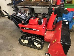 Factory Price Wheeled & Tracked <b>Snow</b> <b>Blower</b> with Engine and Bearing for Efficient Winter <b>Snow</b> Removal and Maintenance - Product Image 4