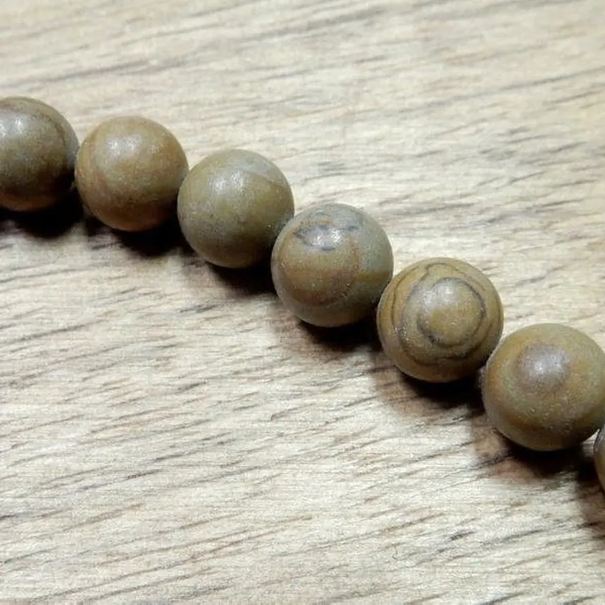 สีน้ำตาล