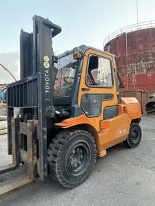 رافعة شوكية متوازنة من تويوتا 7F50 برتقالية اللون - 6700 كجم بتكلفة صيانة منخفضة - Product Image 4