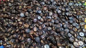 Boutons en corne de buffle naturelle sur mesure de couleur marron naturelle, idéaux pour la confection de magasins de fournitures - Product Image 4