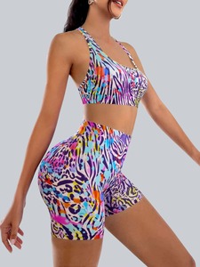 Conjunto de Yoga para Mujer con Estampado por Sublimación Personalizado al por Mayor, Sujetador Deportivo y Pantalones Cortos Tipo Bóxer, Conjunto Deportivo de 2 Piezas - Product Image 2