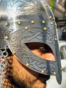 Casco de guerrero vikingo Armadura de acero grabado medieval con cota de malla y forro - Product Image 5