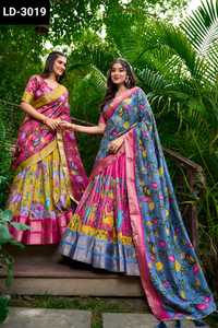 Les dernières femmes portent du velours de style indien et pakistanais Lehenga Choli avec une séquence lourde fonctionne avec un imprimé floral fantaisie Dupatta - Product Image 3