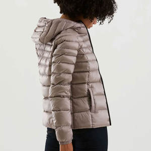 Vente en gros de manteaux bouffants rembourrés courts d'hiver pour femmes, vestes, vêtements d'extérieur, rembourrage épais, capuche bouffante imprimée, matériau de remplissage en coton - Product Image 2