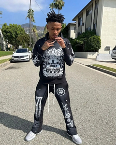 Conjunto de chándal de invierno de algodón para hombre Sudadera con capucha desgastada estampada con pantalones de chándal acampanados Estilo lavado con ácido desteñido al sol - Product Image 2