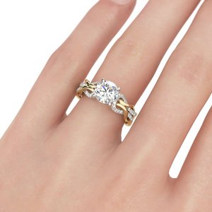 Anillo de Plata de Ley con Diamantes de Corte Redondo en Dos Tonos Entrelazados Jeulia - Product Image 4