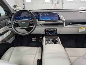 La Mejor Opción en Relación Calidad-Precio 2026 Cadillac VISTIQ, SUV de Lujo de Tres Filas, Totalmente Eléctrico y con Tracción en las Cuatro Ruedas - Product Image 6