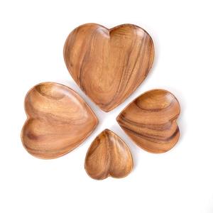 Service d'assiettes en forme de cœur vaisselle écologique vaisselle en bois assiettes en bois artisanales pour servir les repas - Product Image 3