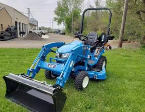 Tractor Cortacésped LS Modelo 2024 con Cargadores Delanteros y Traseros de Alto Rendimiento para Agricultura y Jardinería, Listo para Exportación - Product Image 4