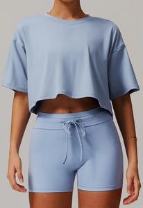 Conjuntos deportivos de verano OEM para mujer, tops cortos holgados y pantalones cortos ajustados para gimnasio y fitness, ropa de entrenamiento para mujer - Product Image 5