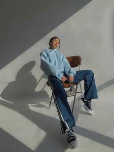 เสื้อฮู้ดคอตตอน100% เอวสูงสำหรับผู้หญิงเสื้อครอปมีฮู้ดสวมหัวมีโลโก้ด้านหน้าแบบลำลองสีพื้นสำหรับฤดูหนาว OEM - Product Image 6