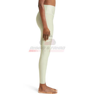2025 Leggings de entrenamiento sin costuras con logotipo personalizado Mejor venta Ropa activa para mujer para la práctica de Yoga de verano - Product Image 4