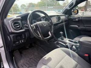 Precio bajo, Toyota Tacoma 2017, auto usado en venta - Product Image 3